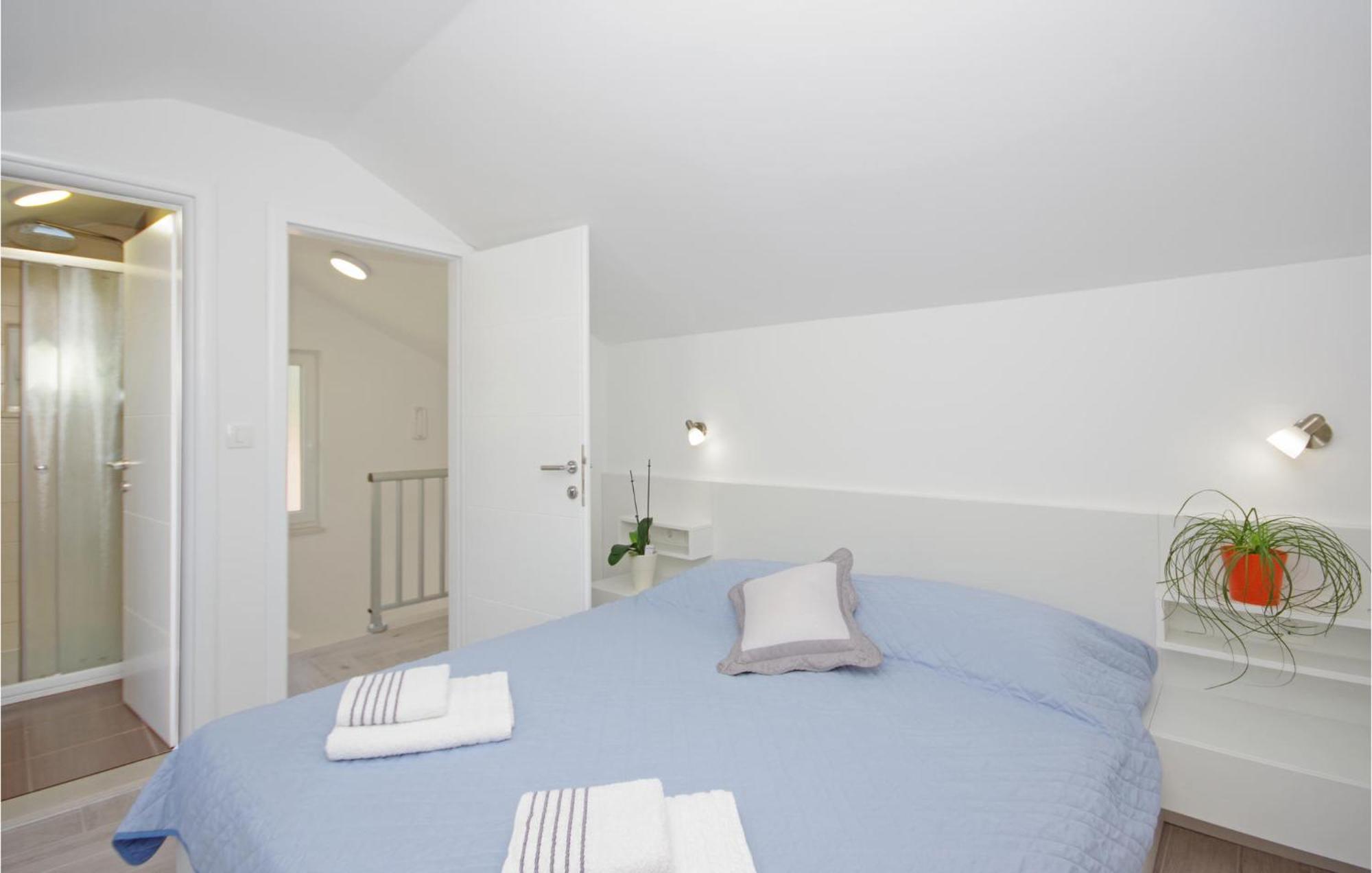 Awesome Home In Drvenik With Wifi Exterior foto